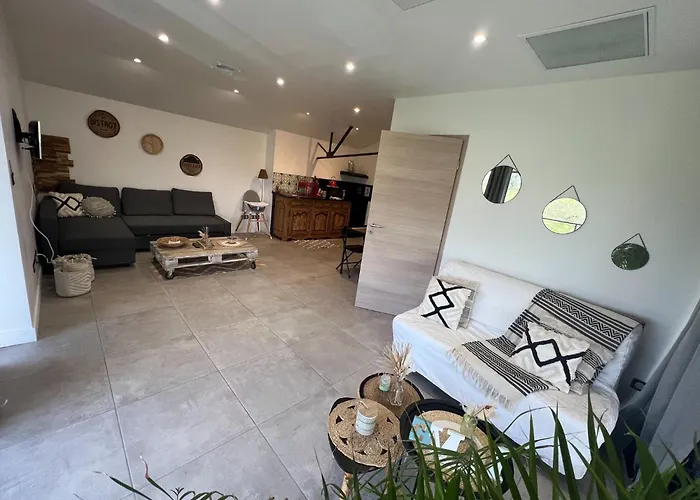 Proche Moulins アパート Bressolles